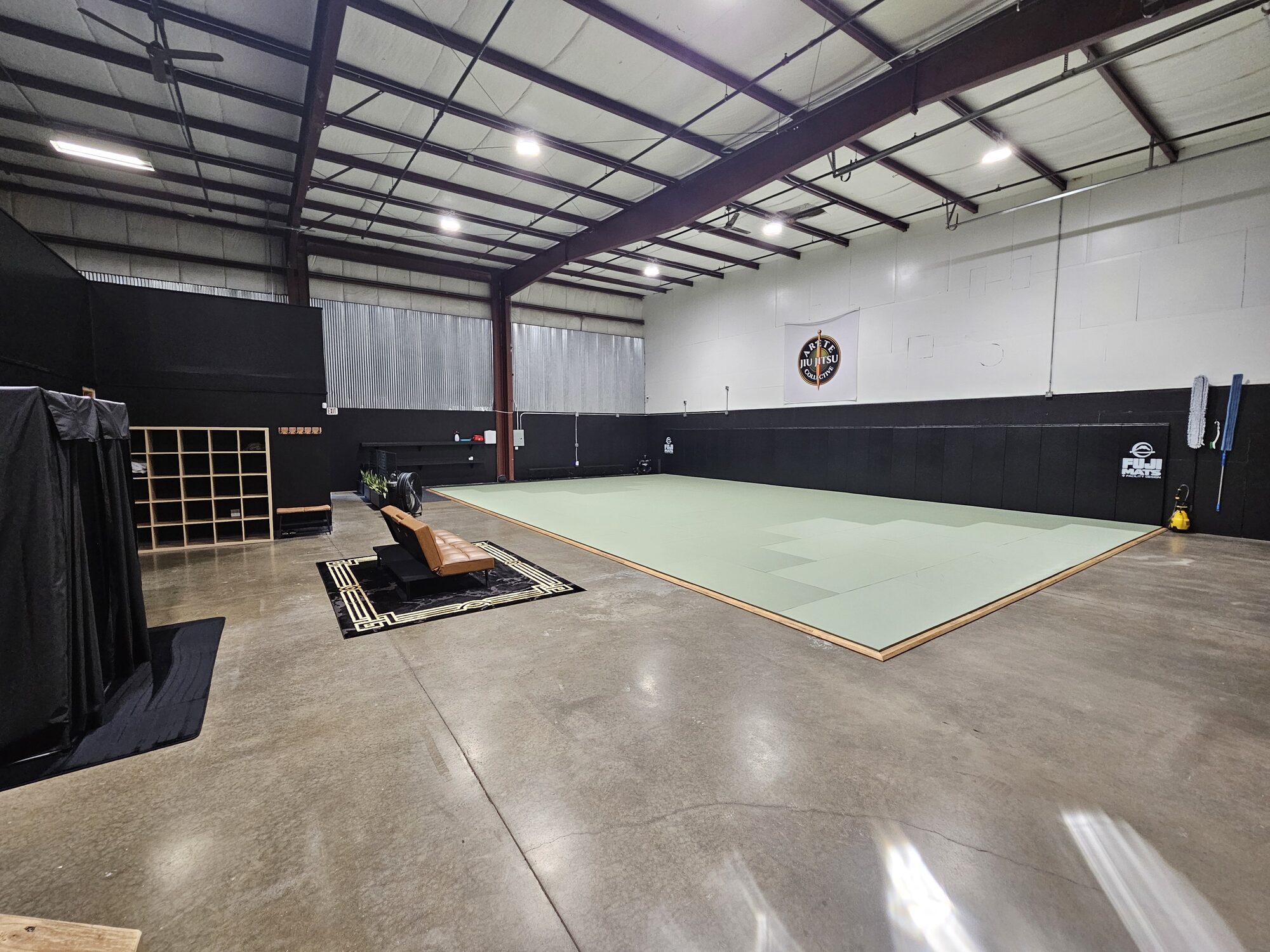 Arete academy mat and lounge